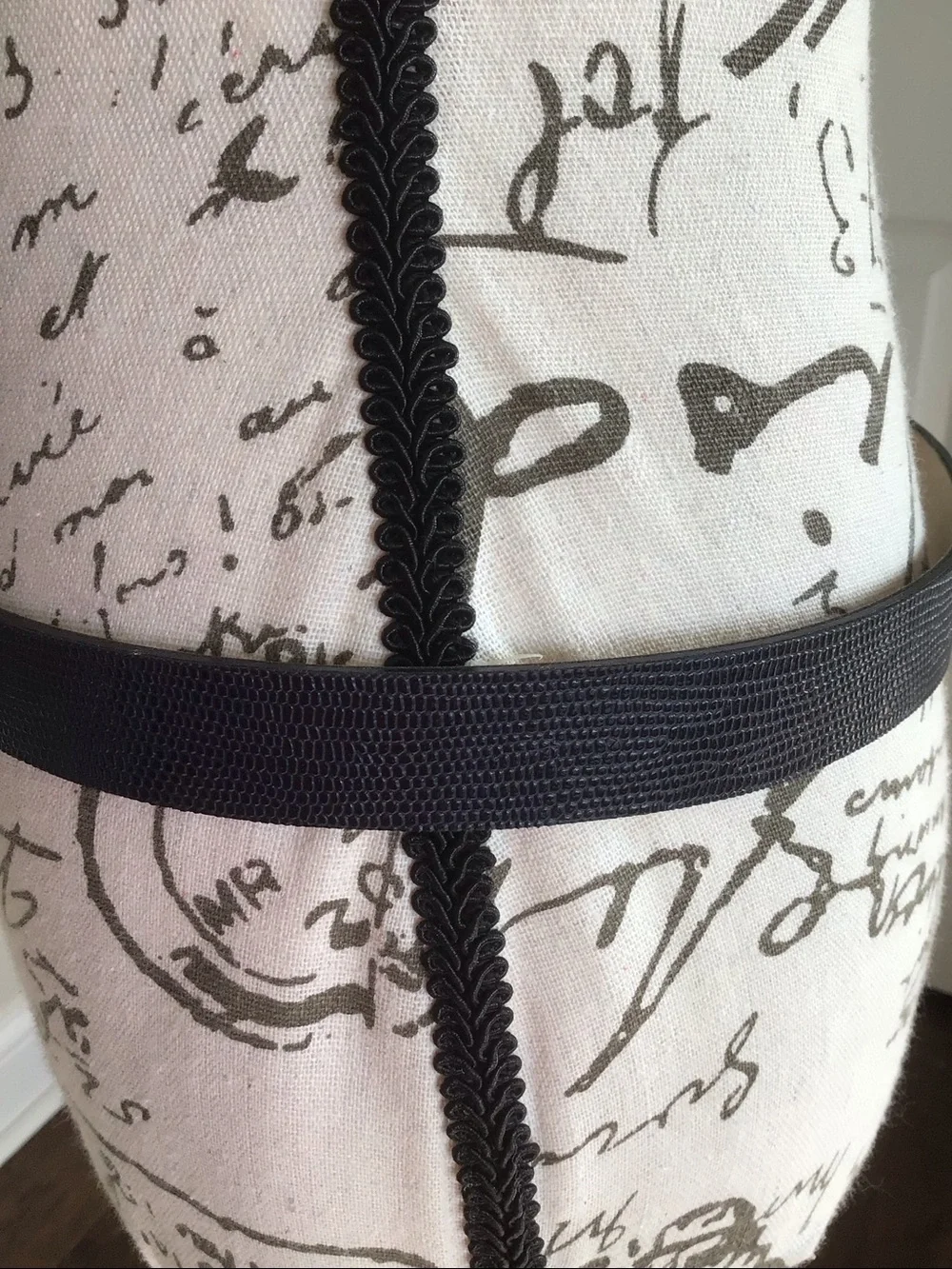 Bundle 2/$14  women’s NavyTextured Buckle Belt  Sz L/ XL 39.75 inches